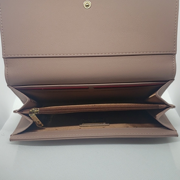 Mauve Wallet - Picture 3 of 5